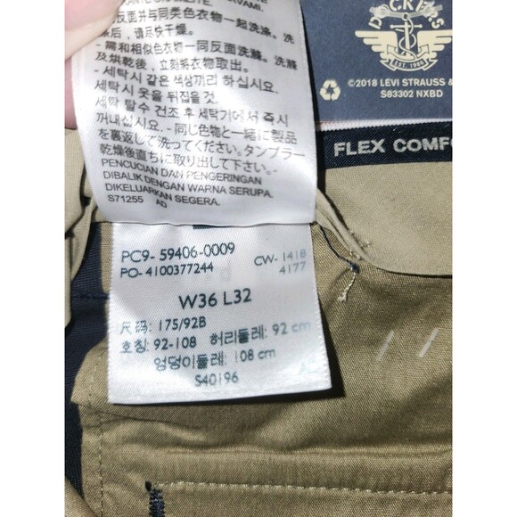 NEW DOCKERS 36 x 32khaki pants dark navy NO IRON STRAIGHT FIT FLAT 100% COTTON - Picture 8 of 9